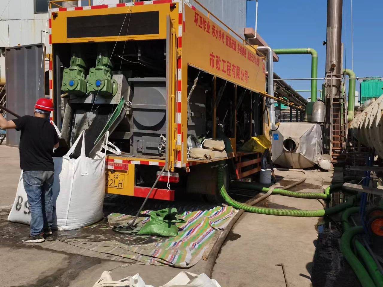 平安淤泥压干处理